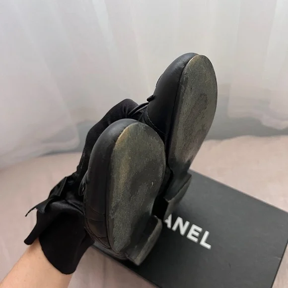 Auth Chanel Black Classic Quilted CC Logo Ballerina Flats - Size 37.5